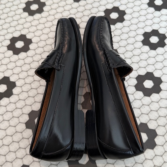 Like new Bass Weejuns Whitney black leather loafers 8.5 flats - Picture 9 of 12
